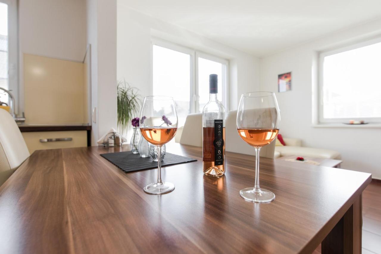 Apartmany Butterfly Besenova Ngoại thất bức ảnh