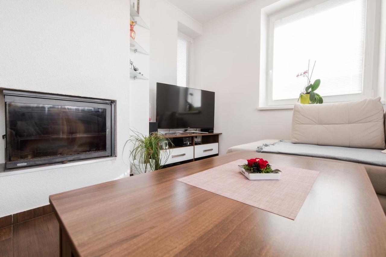 Apartmany Butterfly Besenova Ngoại thất bức ảnh