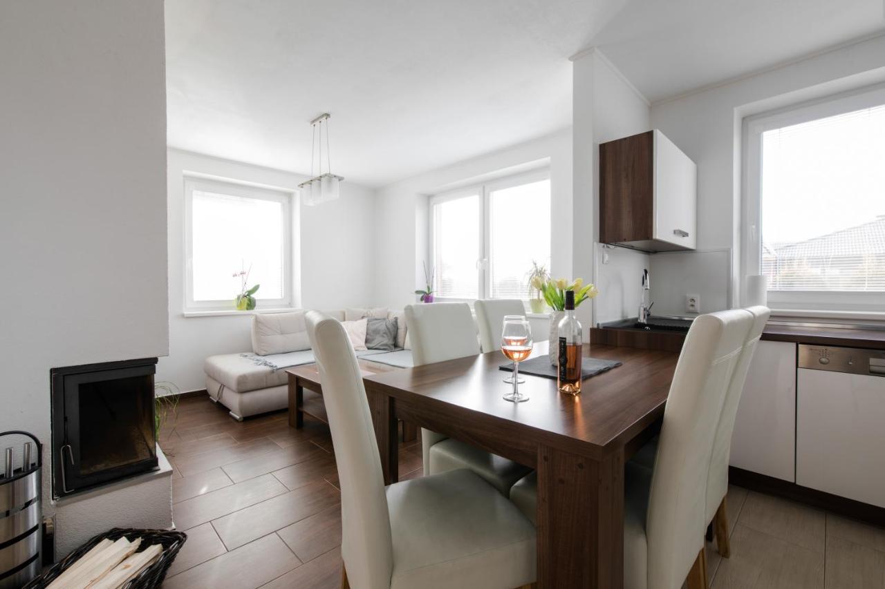 Apartmany Butterfly Besenova Ngoại thất bức ảnh