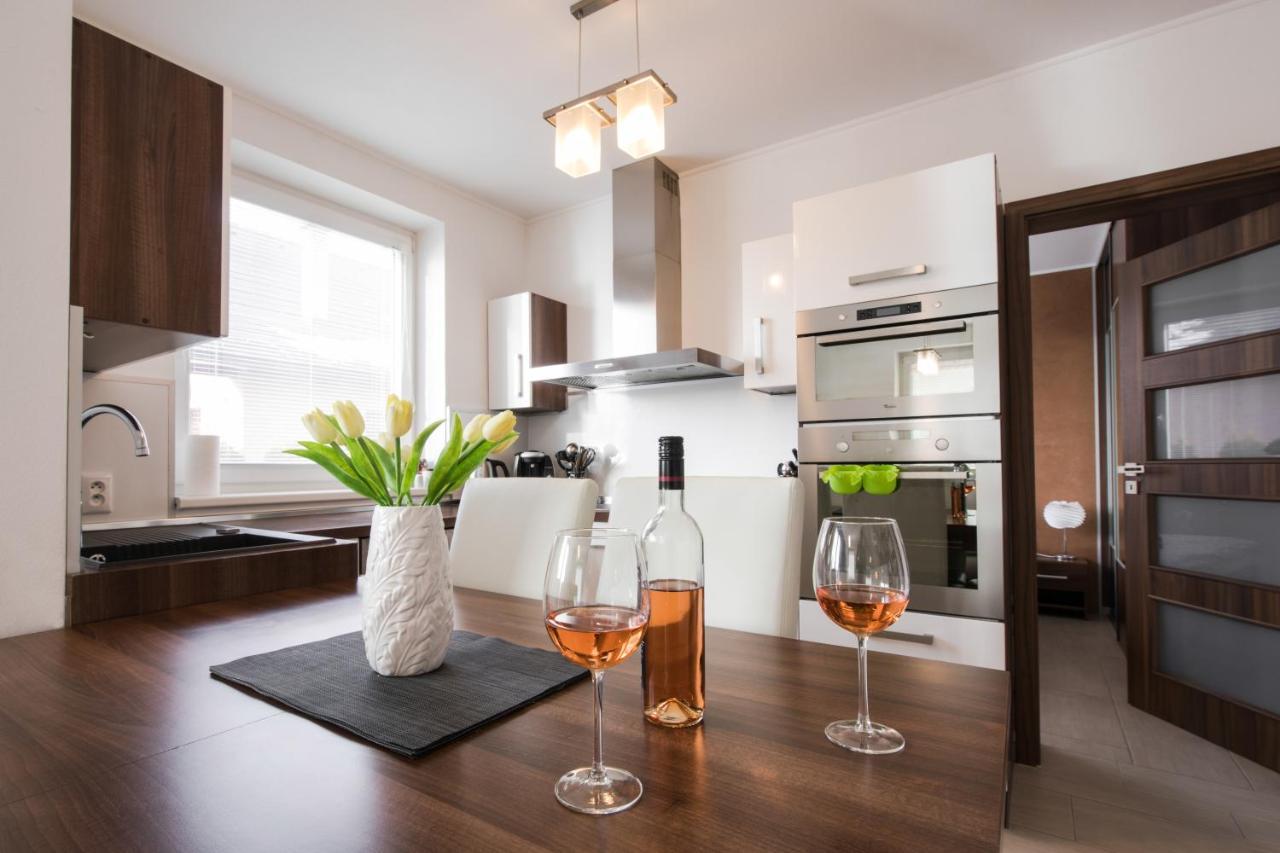 Apartmany Butterfly Besenova Ngoại thất bức ảnh